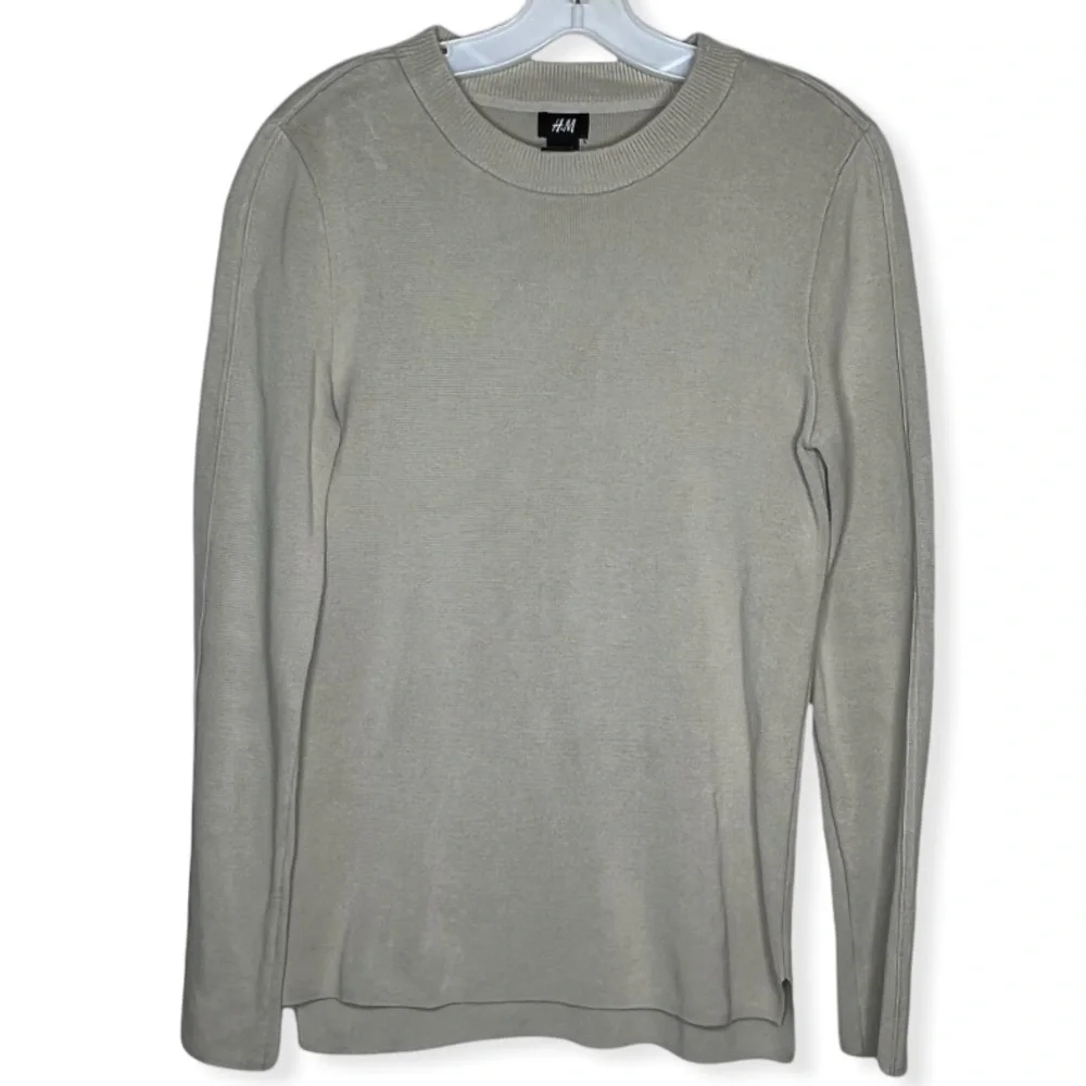 H&M Sweater - Picture 1 of 7